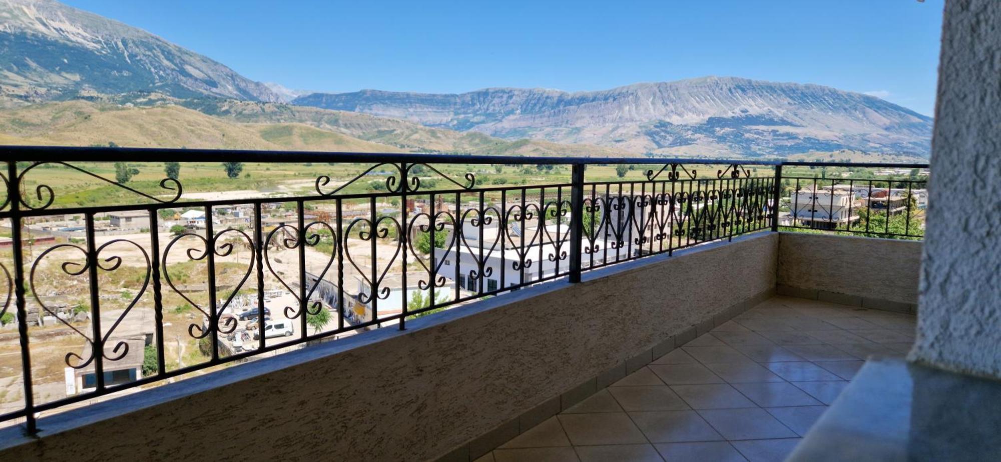 Shena Guest House Гирокастра Экстерьер фото
