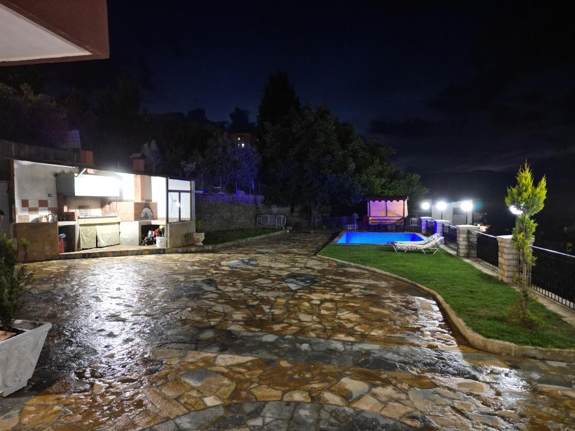Shena Guest House Гирокастра Экстерьер фото