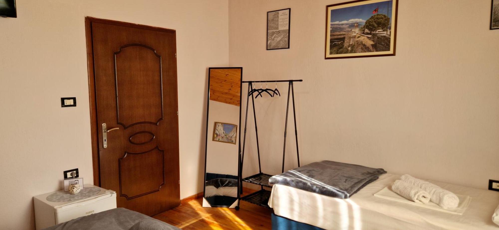 Shena Guest House Гирокастра Экстерьер фото